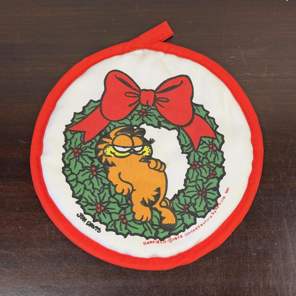 Vintage Garfield Christmas Wreath Red Round Cotton Potholder Hot Pad 1978